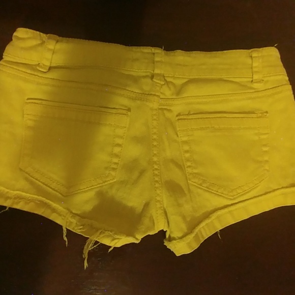 Yellow shorts - Picture 2 of 3
